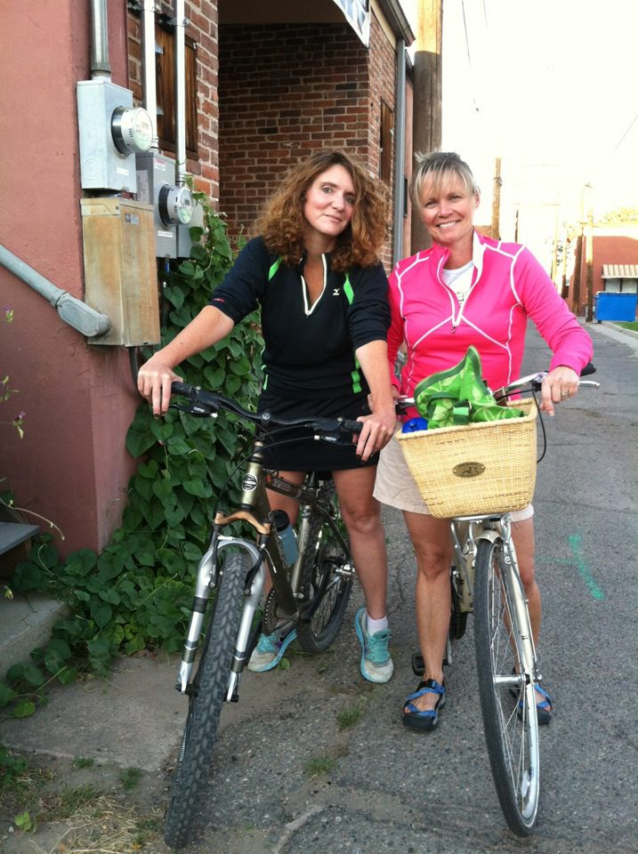 281799_3753773212230_415364860_n